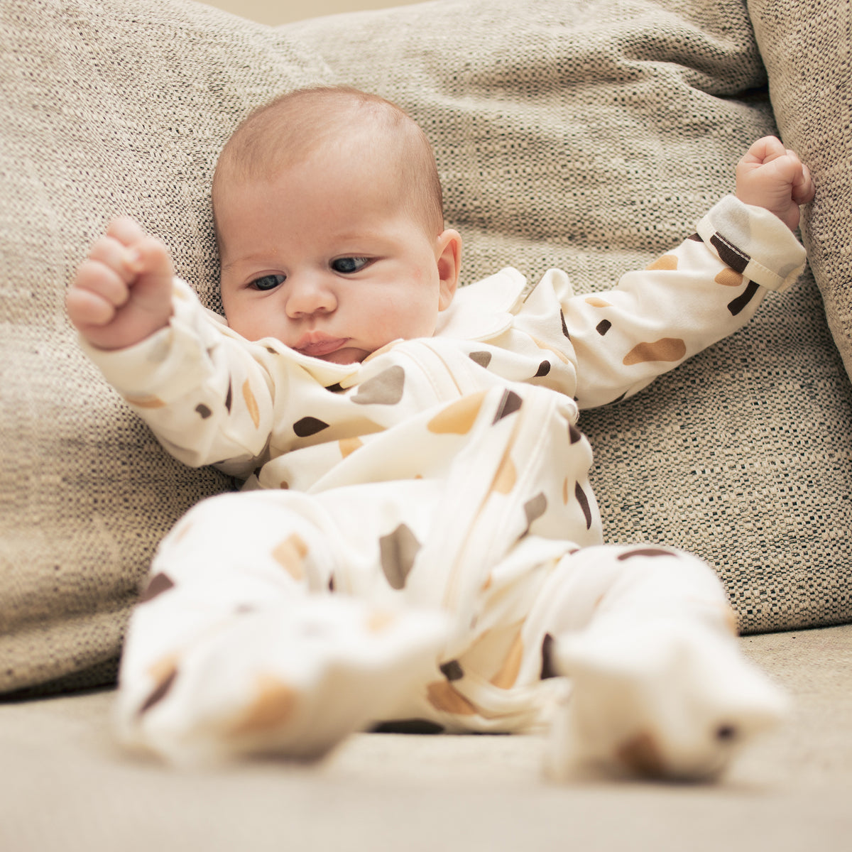 Pyjama bébé zippé en coton bio vanille imprimé rainbow Dim ZIPPY ®